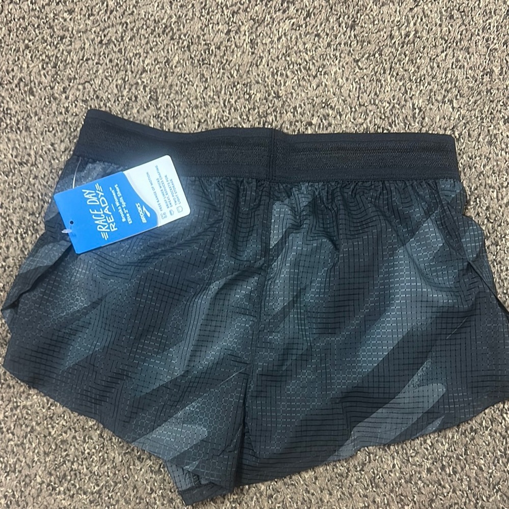 NWT Brooks Elite 2” Split Short - Picture 3 of 3